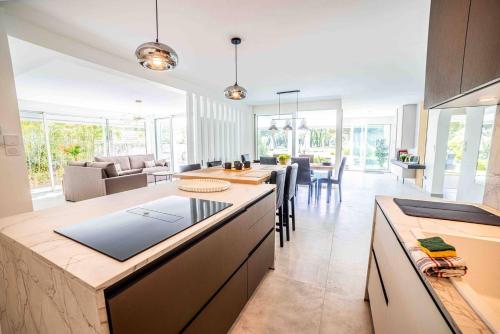 Logement de Prestige avec piscine Vue sur le Golf de la Grande Motte