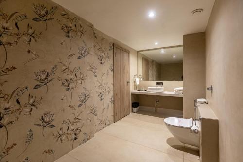 Ένα μπάνιο στο Hotel Amer Palace