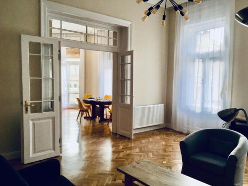 Unique and stylish downtown apartment