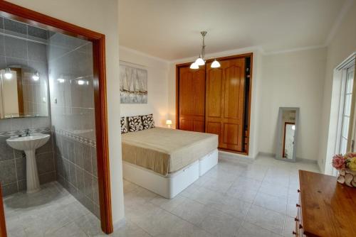 Quarteira Apartment with views