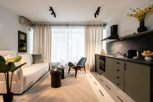 ATELIER 33 , Acropolis Apartments
