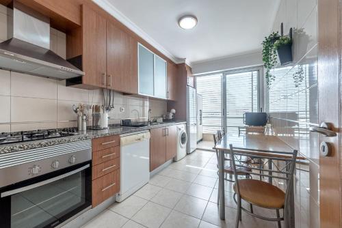 Sunnyside Suite-Portimão (Great beaches & Nearby Golfing)