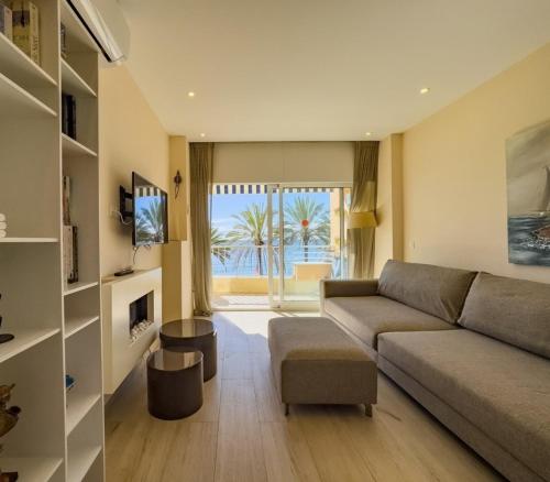 Diana 108 Frontal sea views 2 Bedrooms