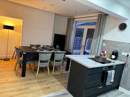 BetaHouse -3BR -Pool Table -Free parking -Spacious photo 22