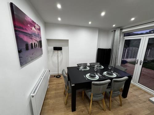 BetaHouse -3BR -Pool Table -Free parking -Spacious photo 23