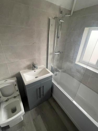 BetaHouse -3BR -Pool Table -Free parking -Spacious photo 9