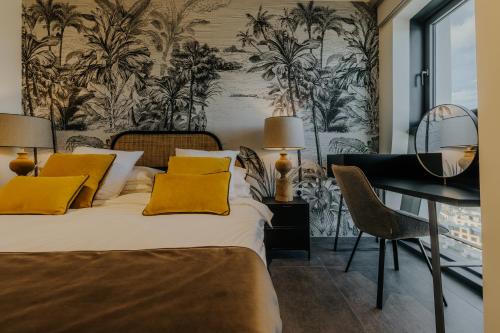 Postel nebo postele na pokoji v ubytování Mercury Tower 5-Star St Julians