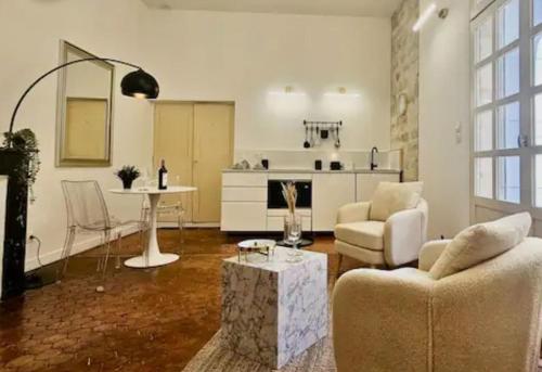Posezení v ubytování Appartement 45 m2,élégant rénové, centre historique