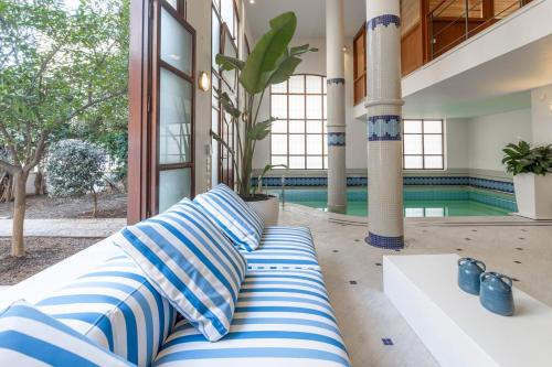 Ma Maison No8 Downtown Villa, Indoor Heated Pool