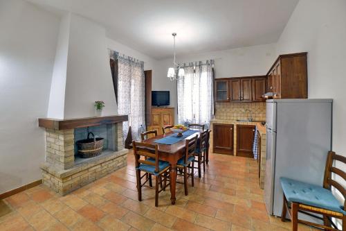 Kuchyň nebo kuchyňský kout v ubytování Borgo Faldo - Appartamento con Terrazzo - 117