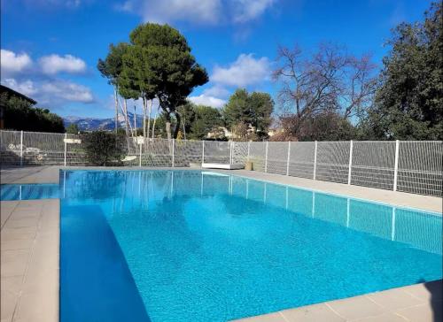 Maison duplex, 15 minutes mer, 1 heure parc mercantour