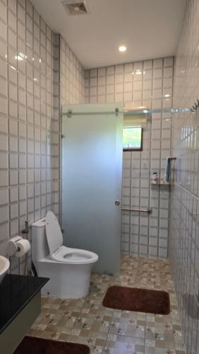 Ένα μπάνιο στο Shachi Beach House