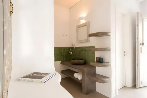 Et badeværelse på Echinousa Kimolos Maisonette no3