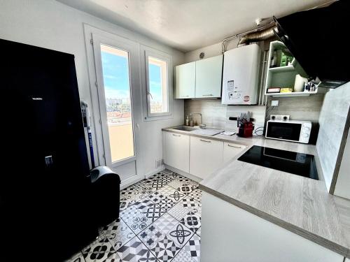 Appartement au pied du métro. photo 8