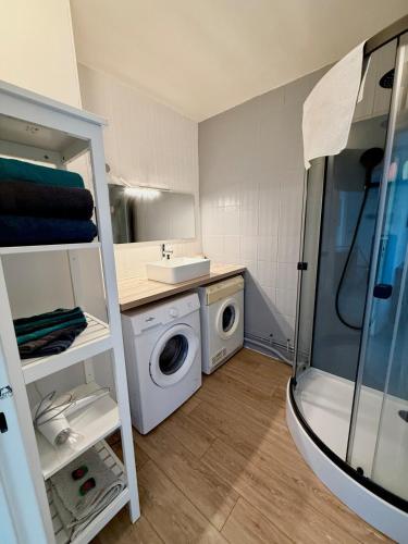 Appartement au pied du métro. photo 10
