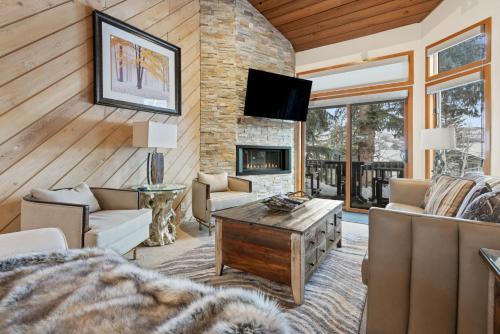 Fotografie z fotogalerie ubytování Cozy Townhouse in Avon v destinaci Avon