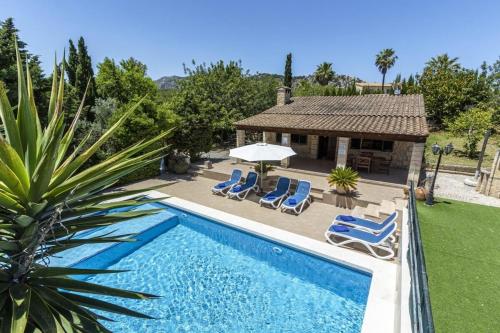 Traditional villa near Pollensa for 4 people by Renthousing