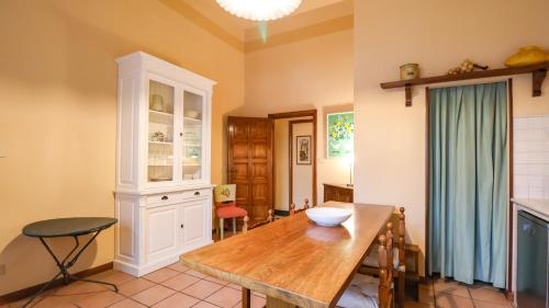 Galeriebild der Unterkunft TUSCAN HOUSE WITH GARDEN - with Wi-Fi, Free Parking in Montecatini Terme