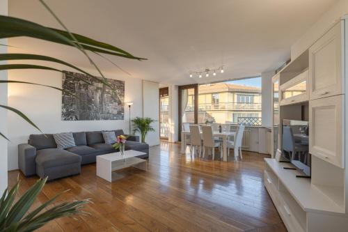 Central Penthouse with a view