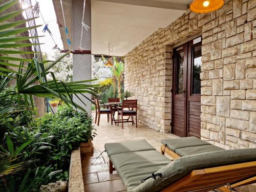 Poreč RUSTICO MEDITERRANEO Apartment with a large terrace by Villa Mihaela