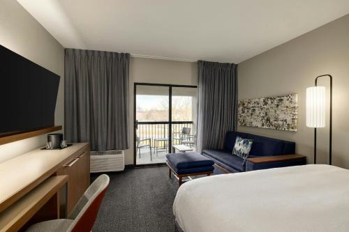 Cama ou camas em um quarto em Courtyard Wilmington Brandywine