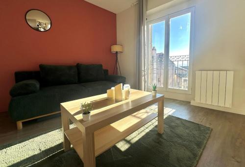 Le Premier Pas, départ du Saint Jacques