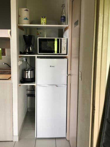 Photo de la galerie de l'établissement Gîte Iris 4 personnes, à Saint-Martin-dʼArdèche