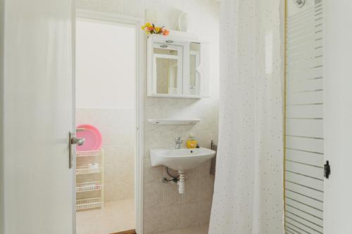 A bathroom at Bianka Apartman