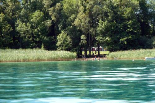 Fotografie z fotogalerie ubytování Camping Le Solitaire du Lac v destinaci Saint-Jorioz