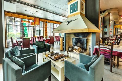 Zona de estar de Sunny Mountain View apartment