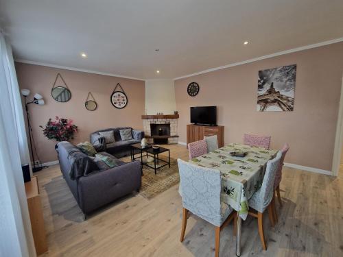 Photo de la galerie de l'établissement duplex spacieux rénové récemment proche Paris, à Drancy