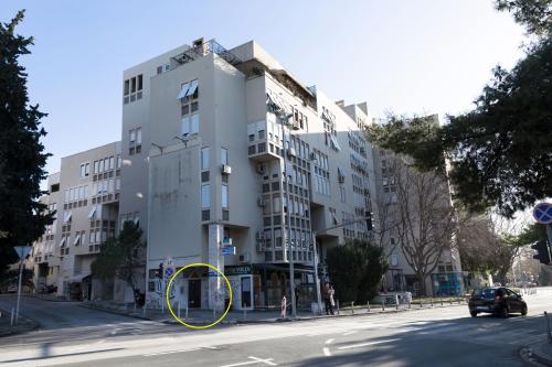 Budova, v ktorej sa apartmán nachádza