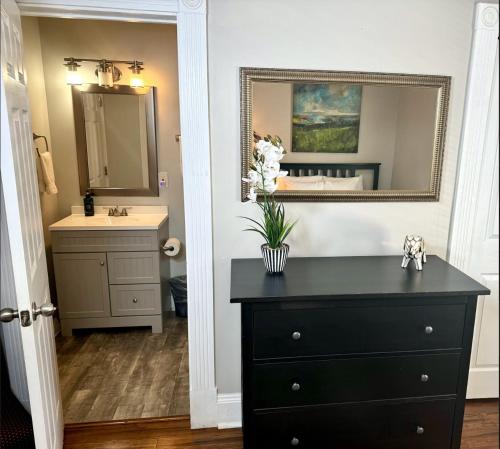 Fotografie z fotogalerie ubytování Spacious Ohio City District Home v destinaci Cleveland