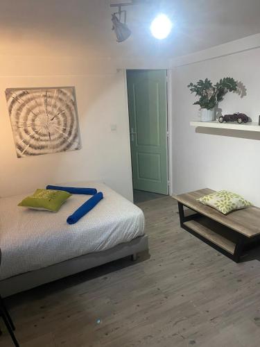 Postel nebo postele na pokoji v ubytování Studio près de Nice et Monaco