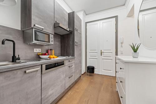 Stylish Studio, Smart TV, 2 Beds