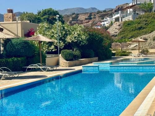 Πισίνα στο ή κοντά στο 3 bedroom Two bathroom Four balcony 22P 23P penthouse with amazing view roof top