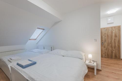 Flat Near Prague Castle Stylish & Prime Location 2