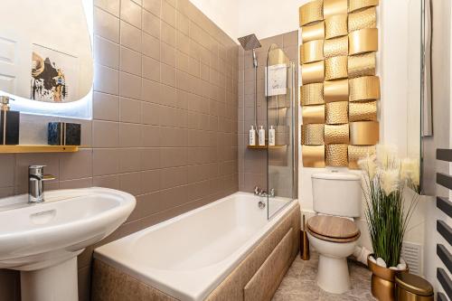 Koupelna v ubytování Fiorentina Apartment - 10 mins walk from town
