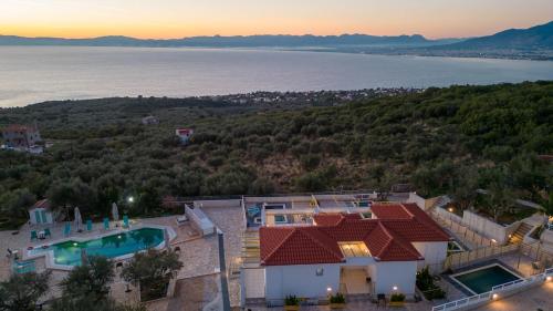 Villa Needa's - View with private pool