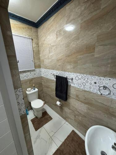 Ένα μπάνιο στο Crompton villa786