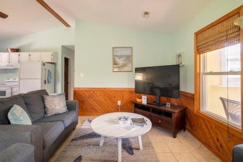 Μια τηλεόραση ή/και κέντρο ψυχαγωγίας στο Sleeps 6, Pet friendly, Hot tub