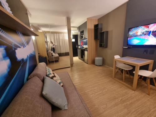 TV a/nebo společenská místnost v ubytování AlphaStay by Alpha - StayService