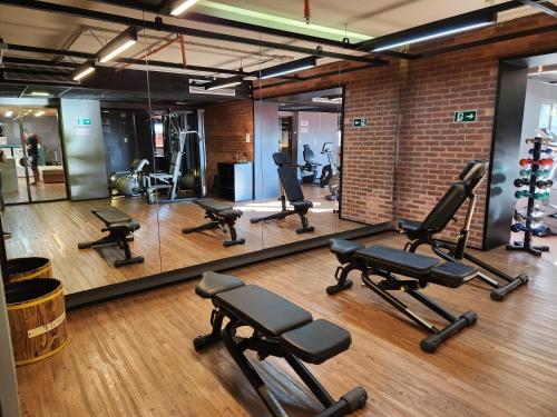 Fitness centrum a/nebo fitness zařízení v ubytování AlphaStay by Alpha - StayService