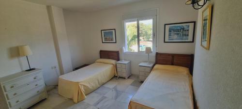 Duplex Nueva Andalucía con maravillosas vistas al mar
