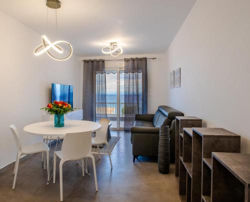 Posezení v ubytování Apartment by the beach
