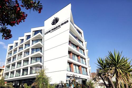 Luxury Premium Finese