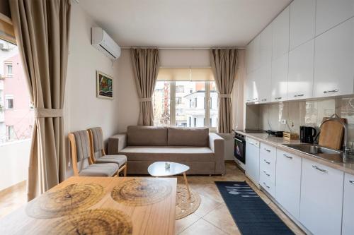 Η κουζίνα ή μικρή κουζίνα στο PrimeStay Tirana Apartments