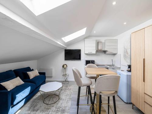 Renovated studio - Cannes Center - Bright