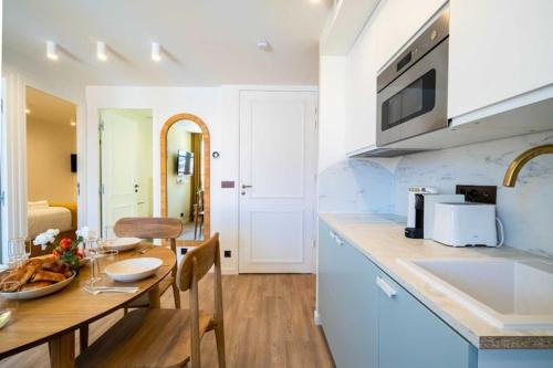 Photo de la galerie de l'établissement Duplex flat - Hyper centre St Tropez, à Saint-Tropez