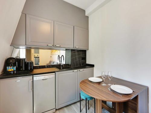 Photo de la galerie de l'établissement Modern 2BD 6P apt with A C - Bastille Charonne, à Paris